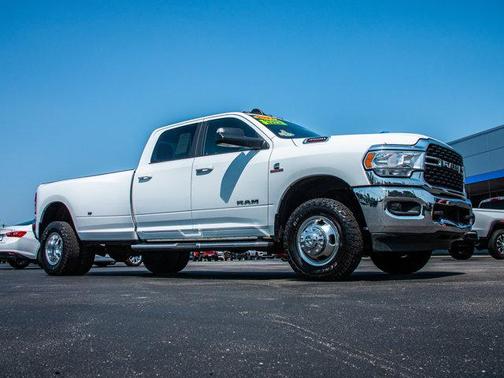 2022 RAM 3500 Big Horn Crew Cab 4x4 8' Box