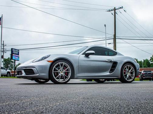 2018 Porsche 718 Cayman Base
