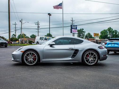 2018 Porsche 718 Cayman Base