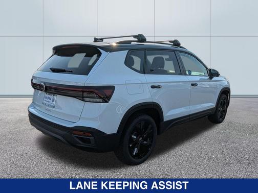 2025 Volkswagen Taos SE Black