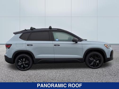 2025 Volkswagen Taos SE Black