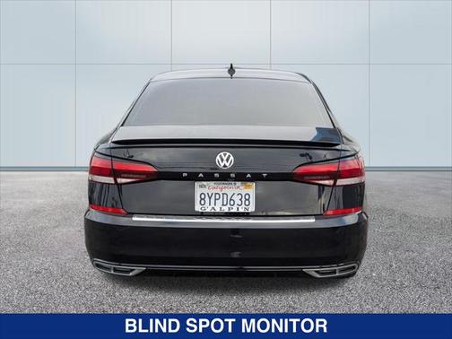 2021 Volkswagen Passat 2.0T R-Line