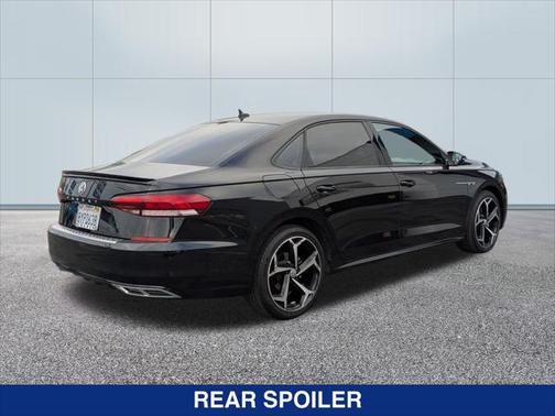 2021 Volkswagen Passat 2.0T R-Line