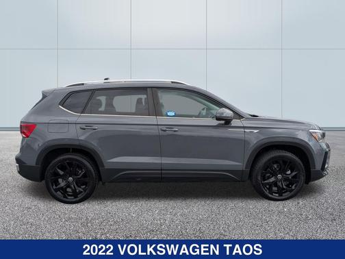 Pure Gray 2022 Volkswagen Taos 1.5T SE