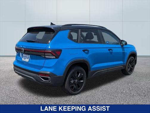 2025 Volkswagen Taos SE Black