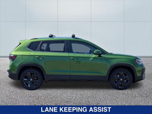 2025 Volkswagen Taos SE