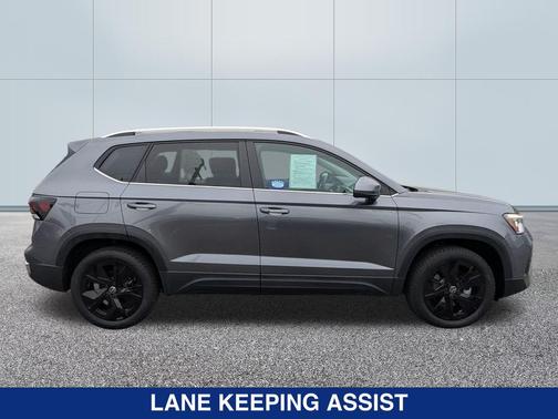 Platinum Gray Metallic 2025 Volkswagen Taos 1.5T SE