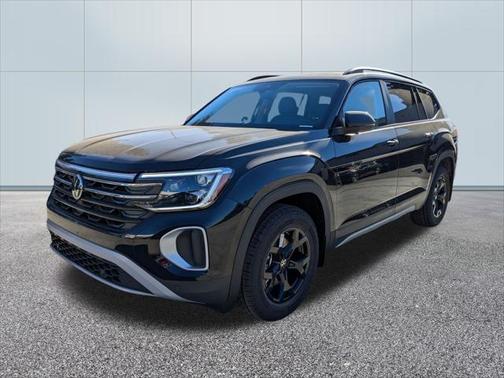 2025 Volkswagen Atlas Peak Edition w/Tech