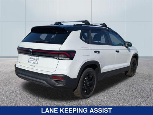 2025 Volkswagen Taos SE Black