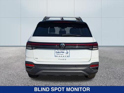 2025 Volkswagen Taos SE Black