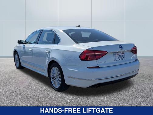 2016 Volkswagen Passat 1.8T SE w/Technology