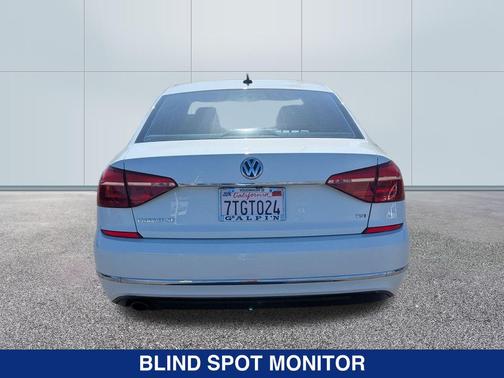 2016 Volkswagen Passat 1.8T SE w/Technology
