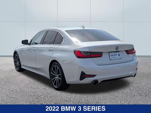 WHITE 2022 BMW 330e 330e