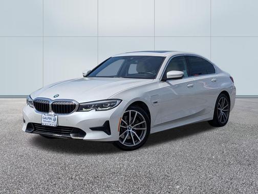 WHITE 2022 BMW 330e 330e