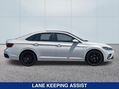 2025 Volkswagen Jetta 1.4T SE