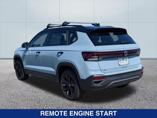2025 Volkswagen Taos SE Black