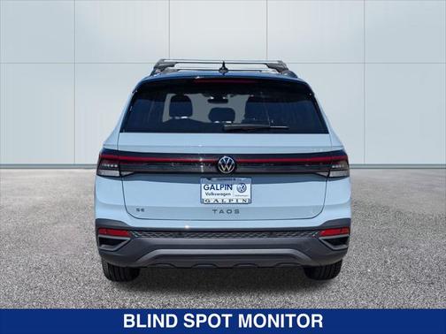 2025 Volkswagen Taos SE Black