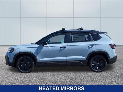 2025 Volkswagen Taos SE Black
