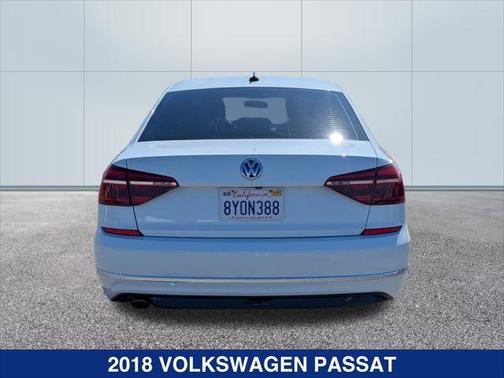 2018 Volkswagen Passat 2.0T R-Line