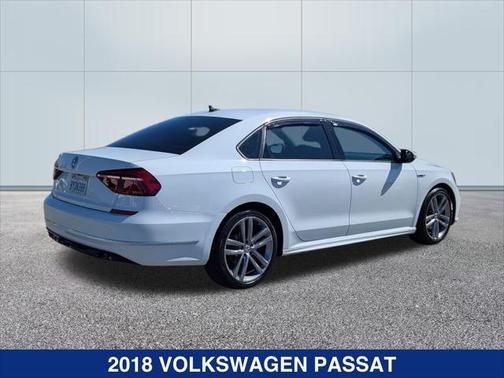 2018 Volkswagen Passat 2.0T R-Line