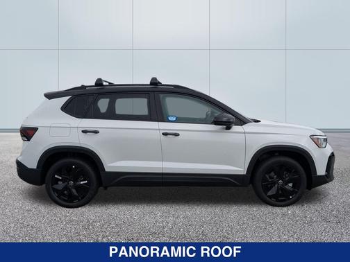 Pure White w/Deep Black Roof 2025 Volkswagen Taos SE Black
