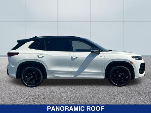 OPAL WHITE PEARL W/DEEP BLACK 2026 Volkswagen Tiguan 2.0T SE R-Line Black