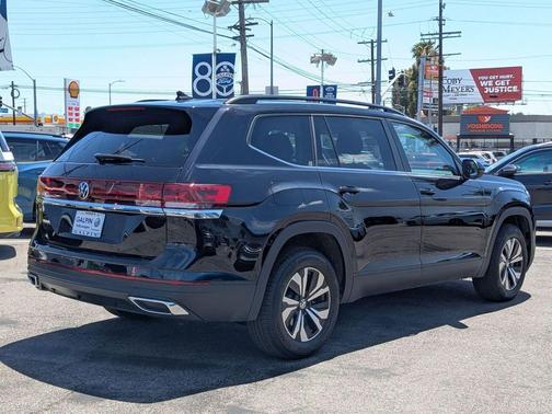 2025 Volkswagen Atlas 2.0T SE