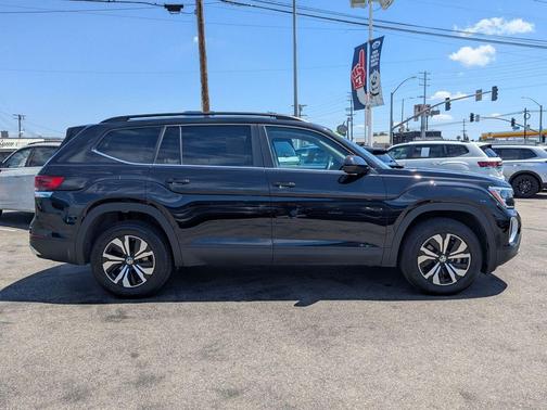 2025 Volkswagen Atlas 2.0T SE
