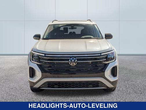 Opal White Pearl 2024 Volkswagen Atlas 2.0T SEL