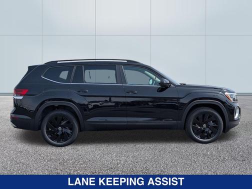 deep black pearl 2026 Volkswagen Atlas 2.0T SE w/Technology