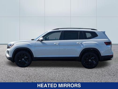 Opal White Pearl 2026 Volkswagen Atlas 2.0T SE w/Technology