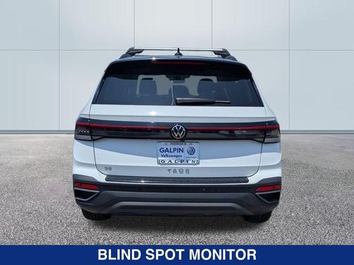 2025 Volkswagen Taos SE Black