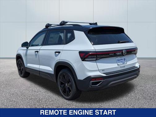 2025 Volkswagen Taos SE Black