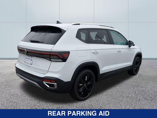 2025 Volkswagen Taos SE
