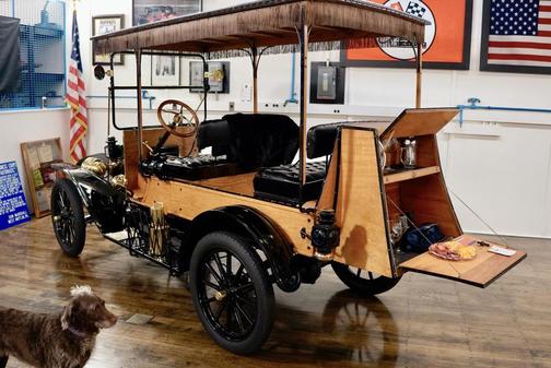 Black 1914 Ford Model T