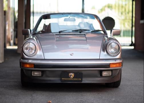 SILVER / BLACK 1986 Porsche 911 Cabriolet