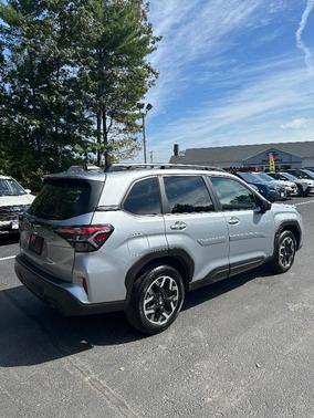 2025 Subaru Forester Premium