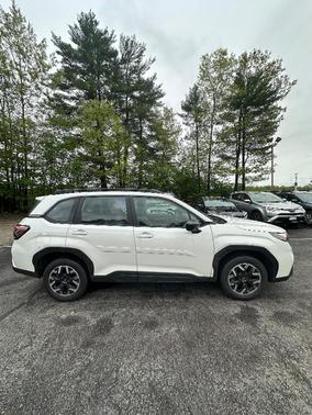 2025 Subaru Forester Base