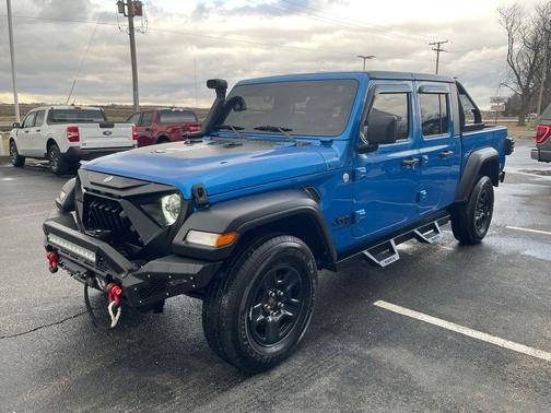2021 Jeep Gladiator Sport