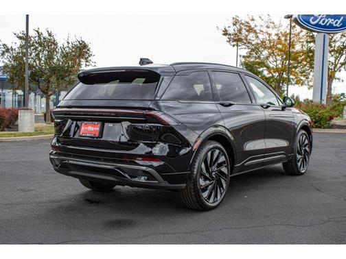 2025 Lincoln Nautilus Reserve