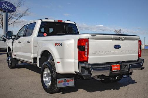 2025 Ford F-350 Lariat Super Duty