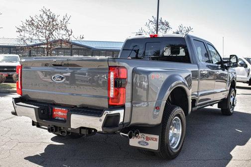 2025 Ford F-350 Lariat Super Duty