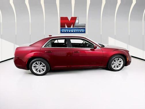 2018 Chrysler 300 Touring