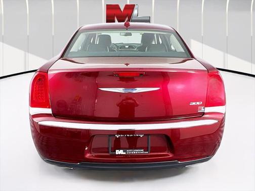 2018 Chrysler 300 Touring