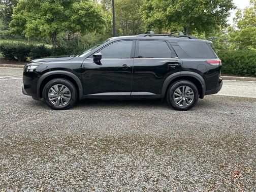 2024 Nissan Pathfinder SV FWD