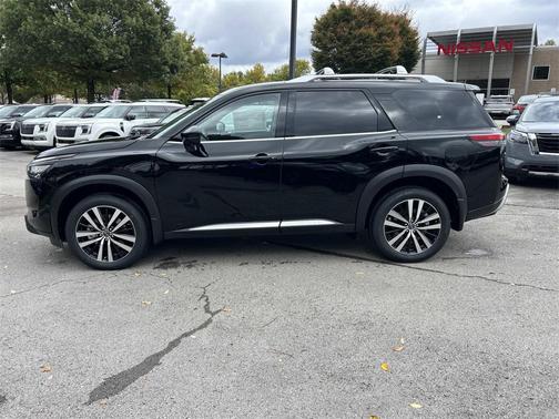 2025 Nissan Pathfinder Platinum 4WD