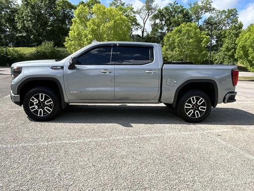Sterling Metallic 2024 GMC Sierra 1500 AT4