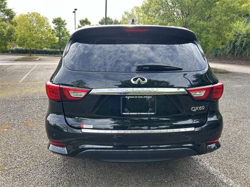 2017 INFINITI QX60 Base