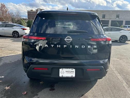 2025 Nissan Pathfinder S FWD