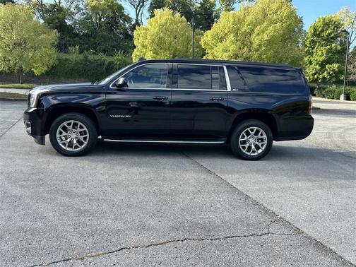 2017 GMC Yukon XL SLT